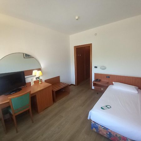 Hotel Cristallo Udine Exterior photo