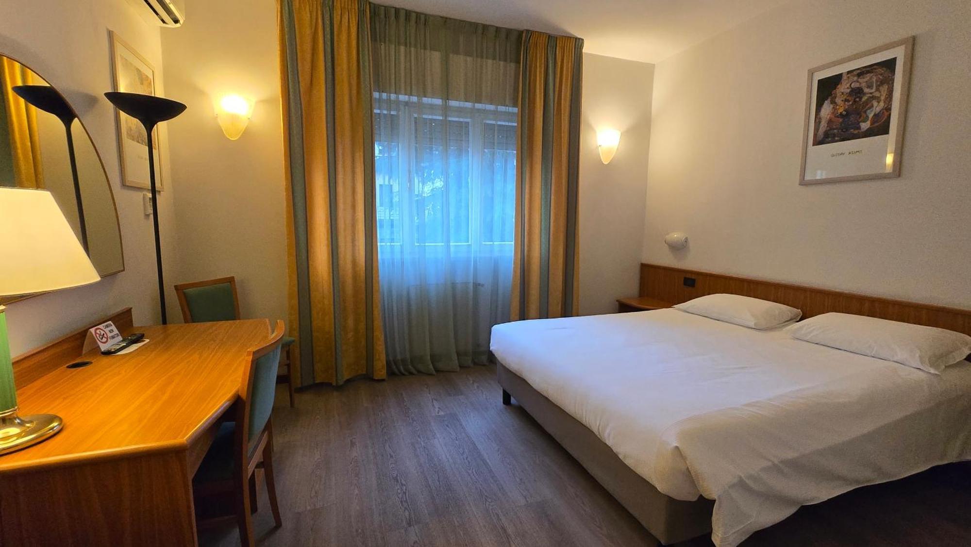 Hotel Cristallo Udine Exterior photo
