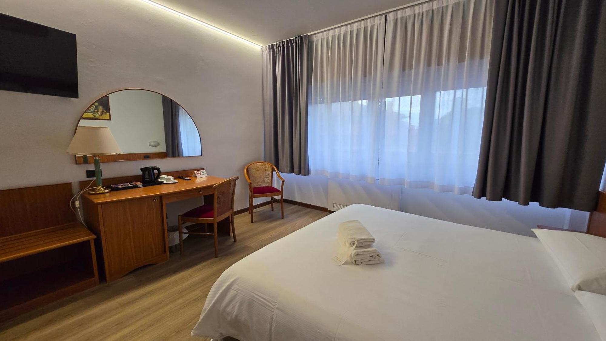 Hotel Cristallo Udine Exterior photo
